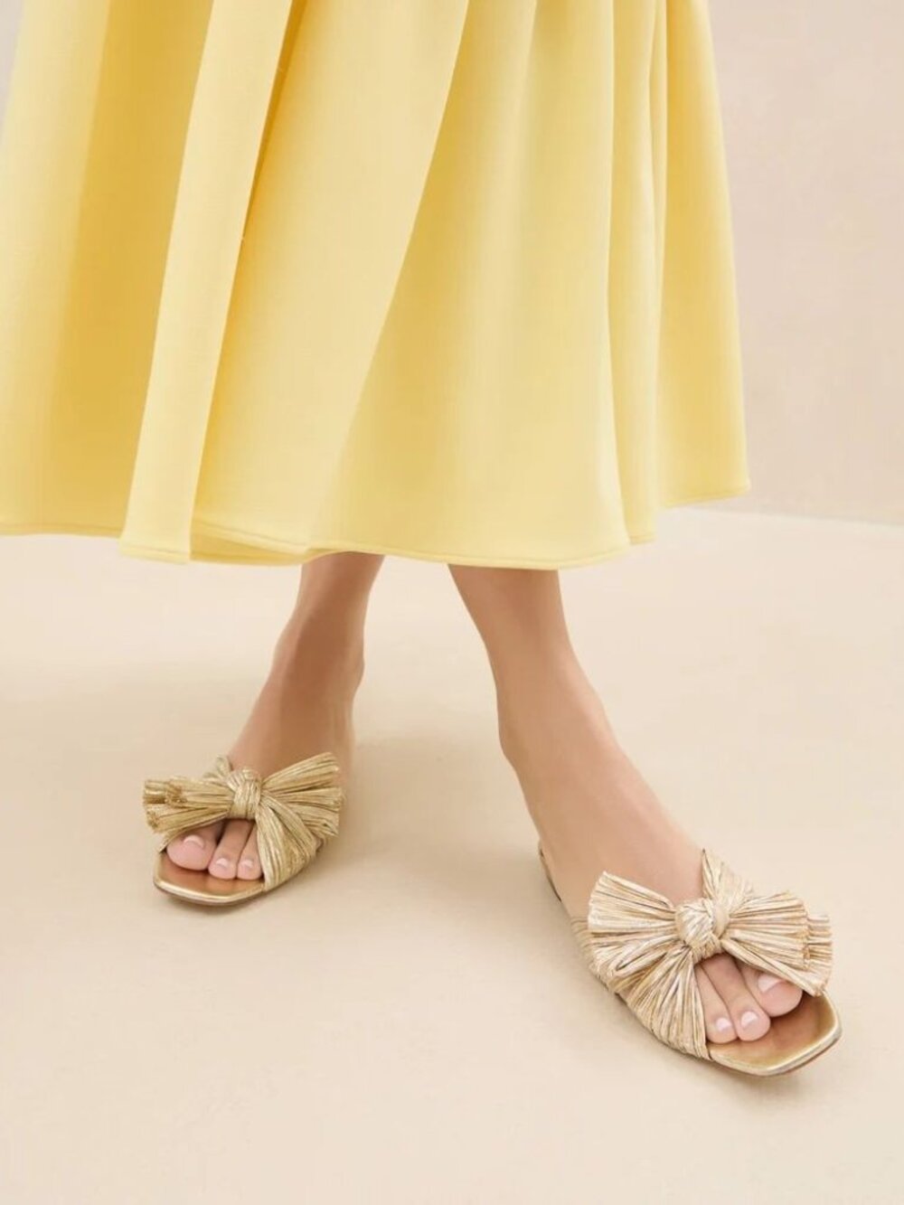 Loeffler Randall Daphne Pleated Bow SANDALS Sz 6 Flat Slide Square Toe Gold NEW